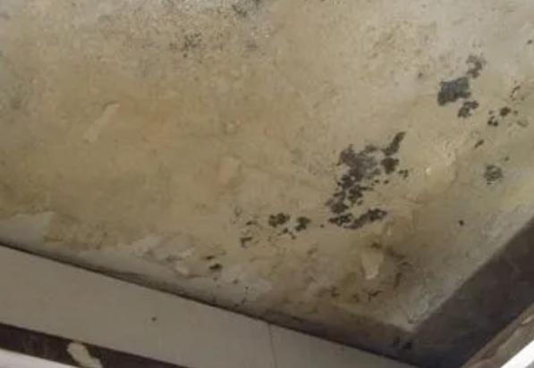 承德阳台漏水维修公司分享下承德卫生间渗水维修需要注意哪些问题。